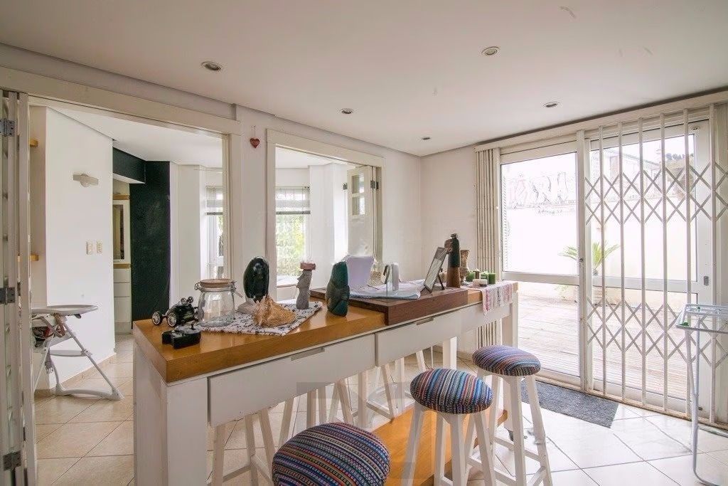 Casa de esquina com 6 dormitórios, 430m², piscina, 4 vagas — foto 4