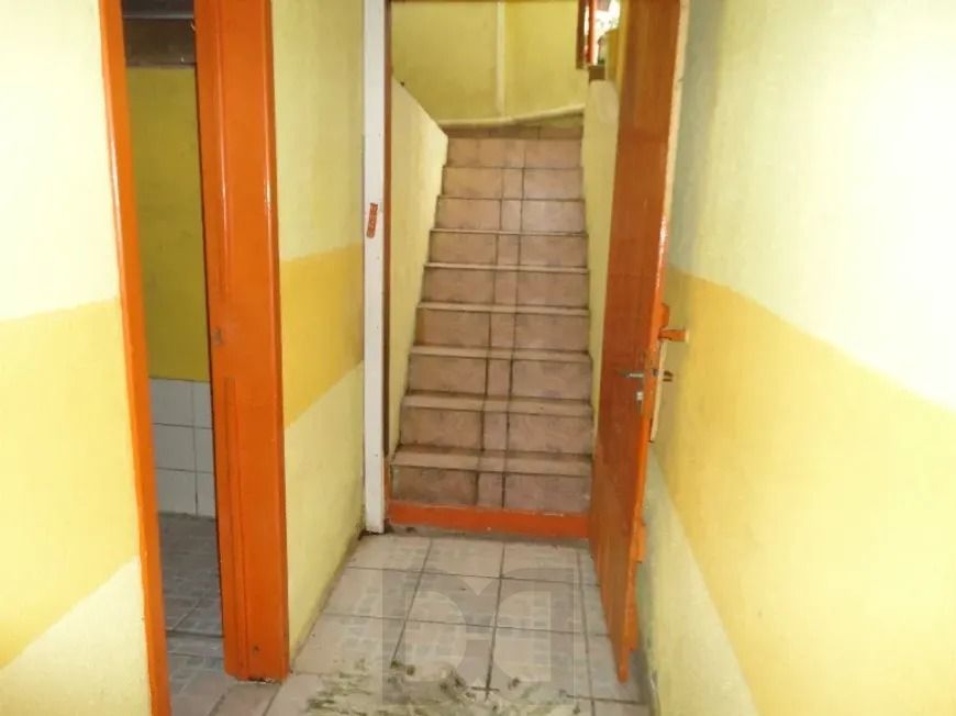 Casa com três dormitórios, suíte, piscina e 3 vagas. — foto 6