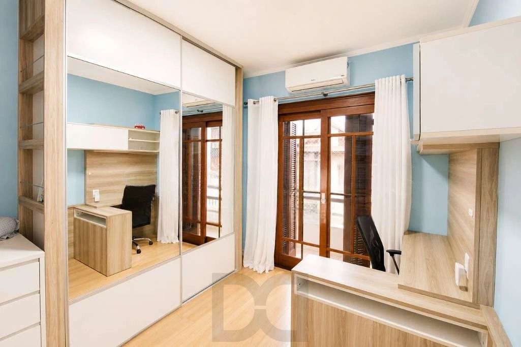 Casa com 3 dormitórios, suíte, churrasqueira e piscina. — foto 30