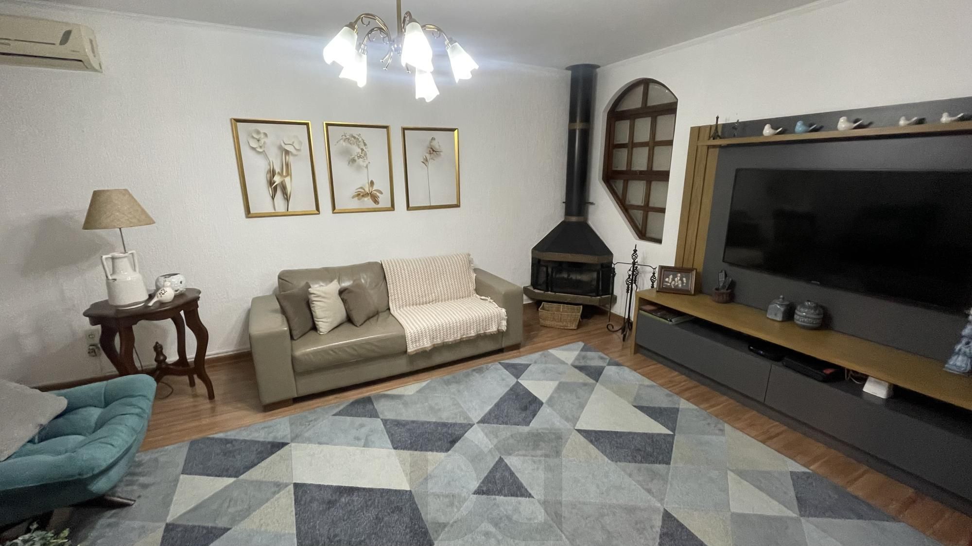 Casa com 3 dormitórios, suíte, churrasqueira, espaço gourmet e amplo pátio. — foto 29