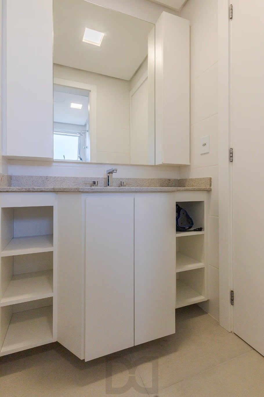 Apartamento novo semimobiliado 3 dorm, 2 suítes, andar alto, no Passo D'areia. — foto 13