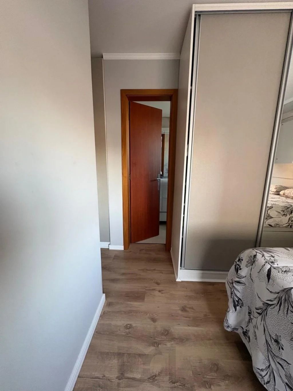 Apartamento com 2 dormitórios, suíte, sacada e churrasqueira. — foto 28