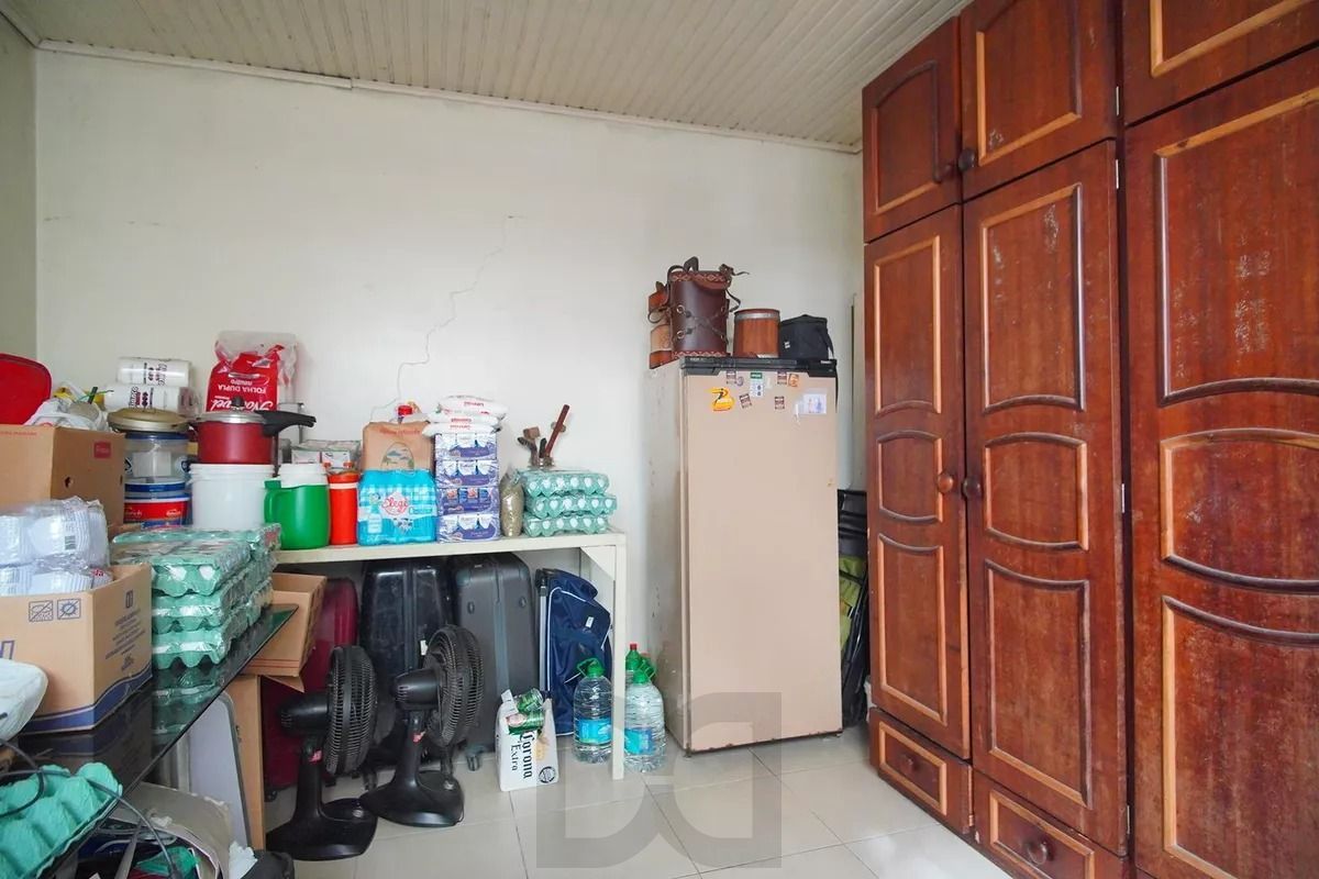 Casa Térrea com 5 dormitórios, Amplo Terreno de 300m² - Bairro Santa Rosa — foto 10