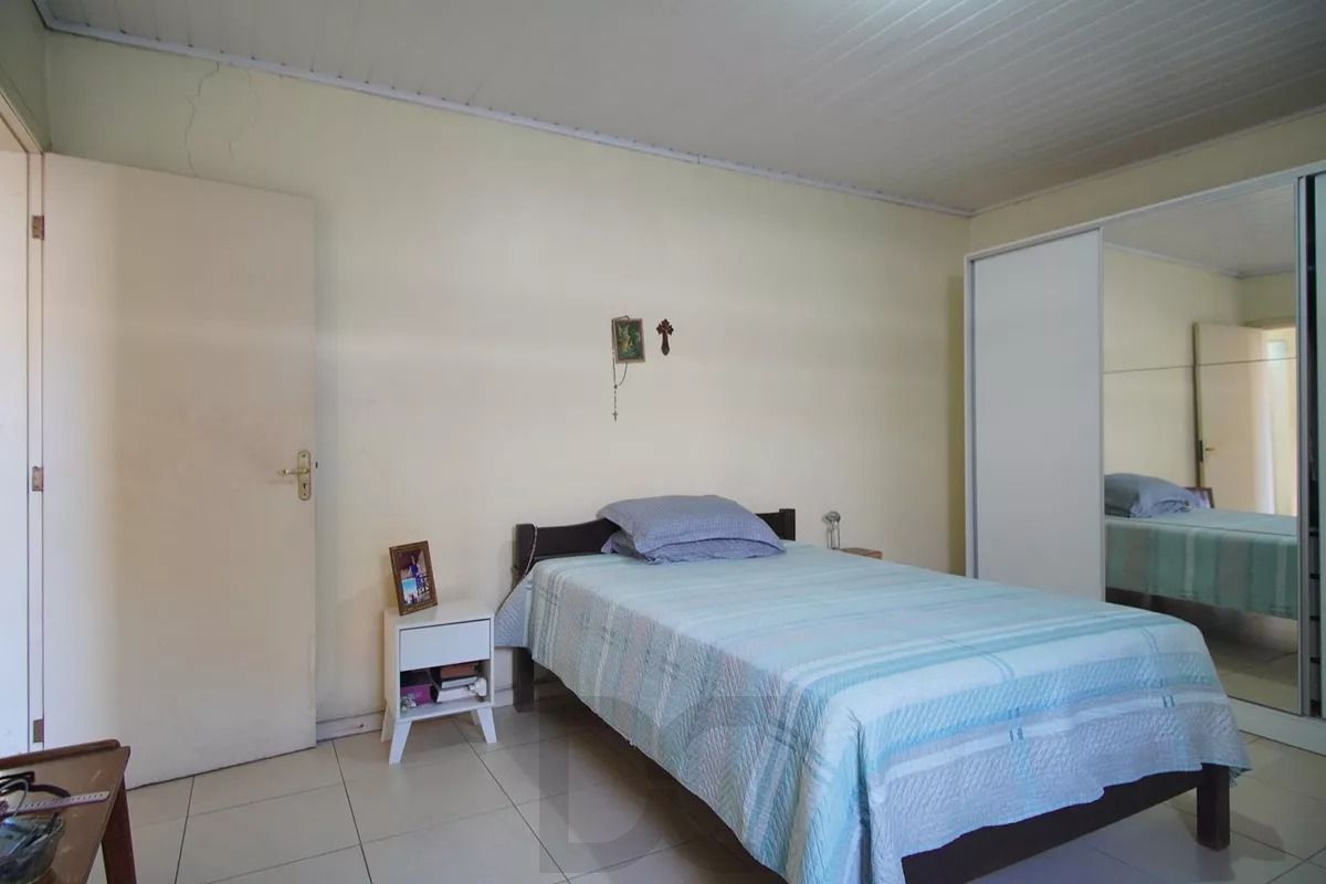 Casa Térrea com 5 dormitórios, Amplo Terreno de 300m² - Bairro Santa Rosa — foto 21