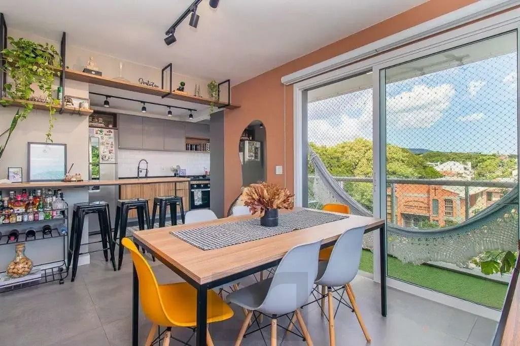 Apartamento mobiliado com sacada e vaga na Vila Ipiranga — foto 1