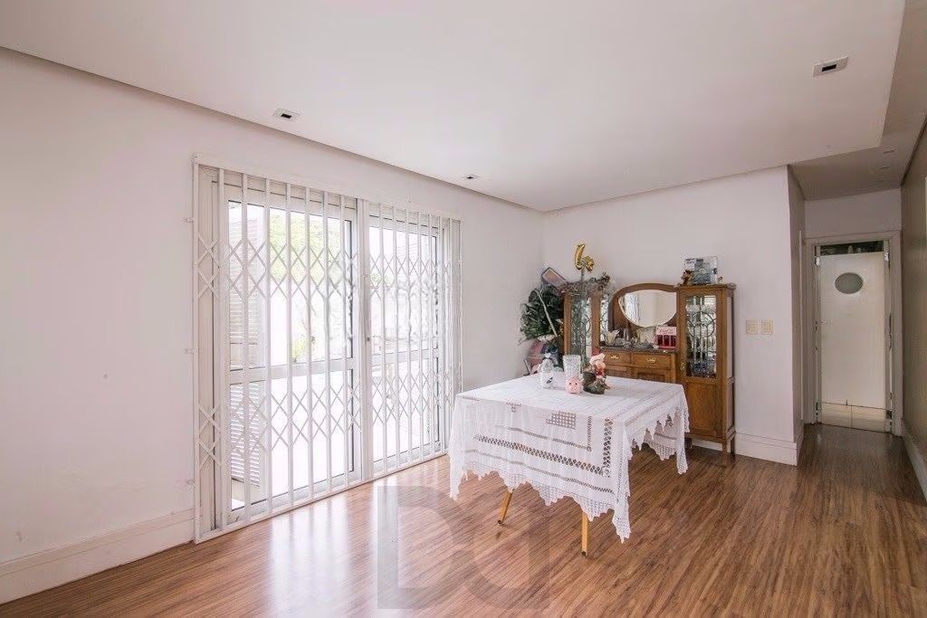 Casa de esquina com 6 dormitórios, 430m², piscina, 4 vagas — foto 10