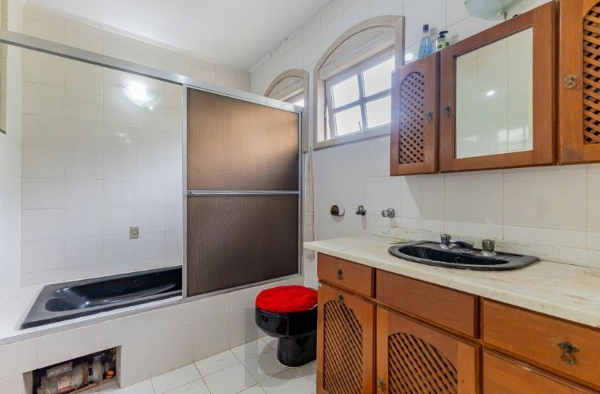 Casa com pátio e churrasqueira em frente à praça – Jardim Sabará — foto 12