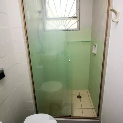 Apartamento com 2 dormitórios, banheiro auxiliar e 2 vagas cobertas. — foto 18