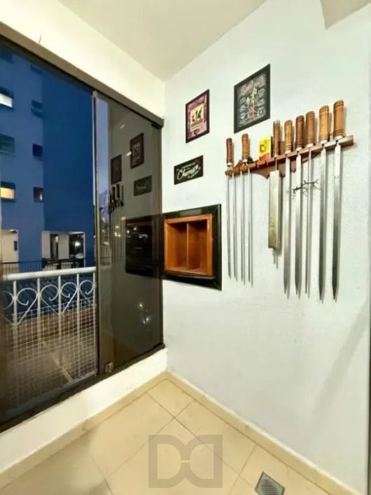Apartamento com 3 dormitórios, sacada e churrasqueira. — foto 1