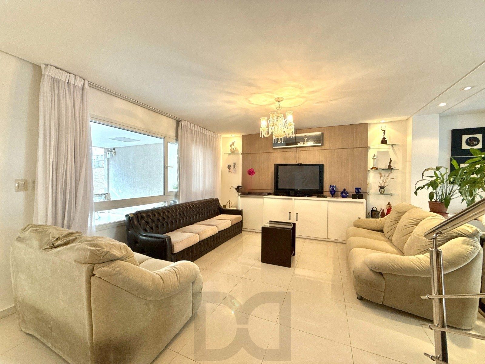 Casa com 3 Suítes e 3 Vagas no Bairro Vila Ipiranga — foto 11