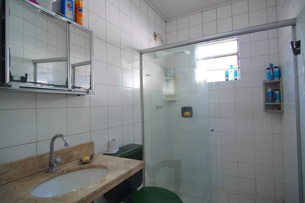 Casa Térrea com 5 dormitórios, Amplo Terreno de 300m² - Bairro Santa Rosa — foto 24