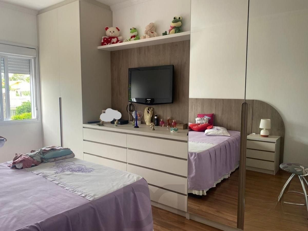 Casa com 3 dormitórios, suíte e churrasqueira. — foto 7