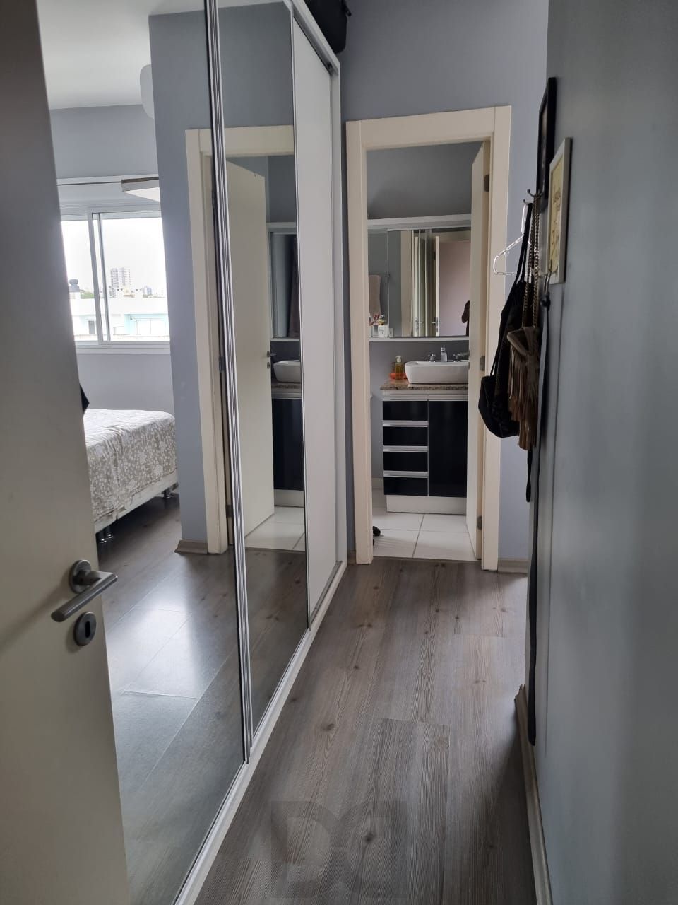 Apto 3 dorm living estendido, andar alto no Passo da Areia — foto 14