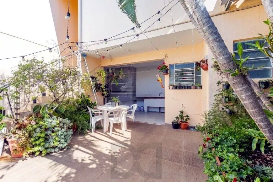 Casa térrea, 160 m² privativos, patio com piscina, no Bairro São Sebastião. — foto 5
