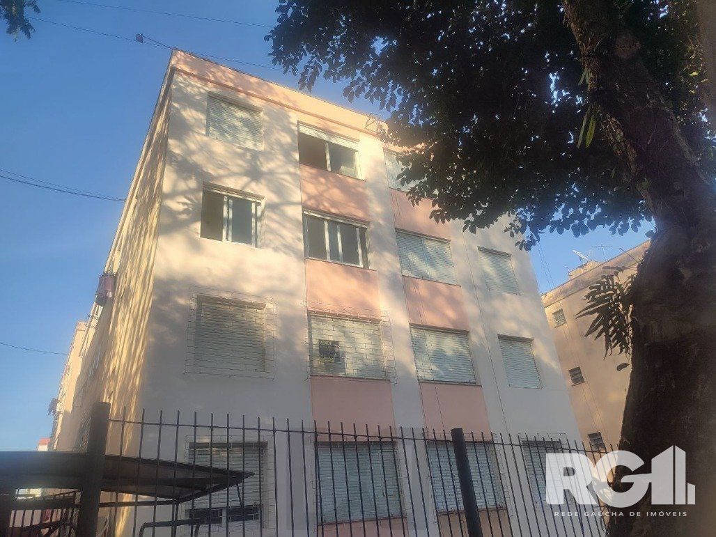 Apartamento reformado com 2 dormitórios 55m² privativos, com vaga no bairro Leopoldina — foto 1