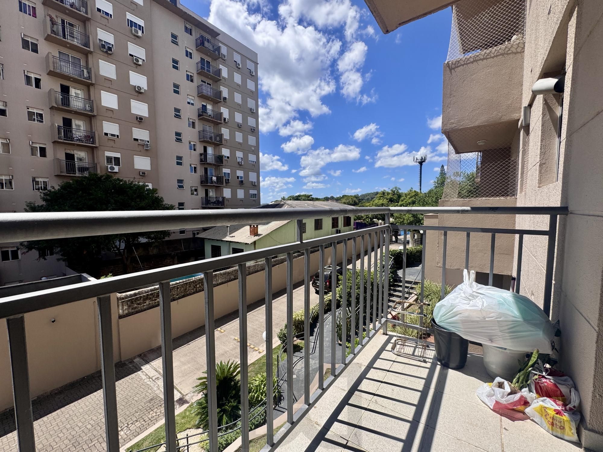 Apartamento 3 Dormitórios com Suíte, Sacada e Vaga Coberta — foto 3