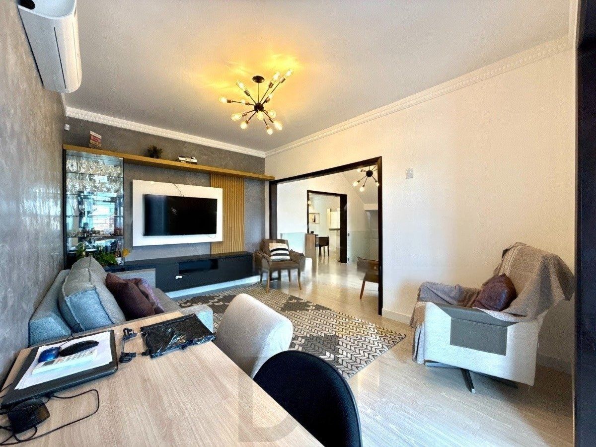 Casa ampla com 4 dormitórios, suíte e área de lazer- Passo da Areia — foto 2