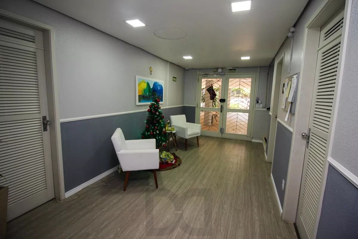 Apartamento com 2 dormitórios, banheiro auxiliar e 2 vagas cobertas. — foto 30