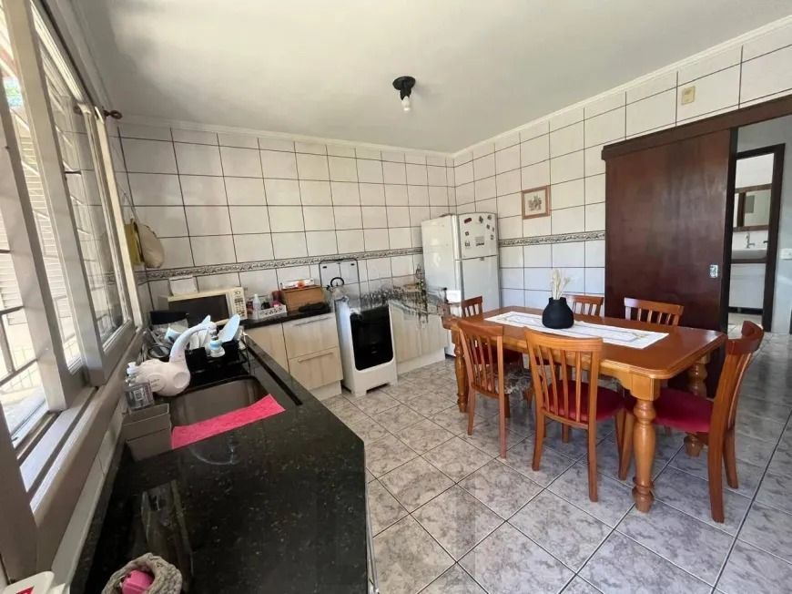 Casa ampla com 4 dormitórios e espaço gourmet no São Sebastião — foto 3