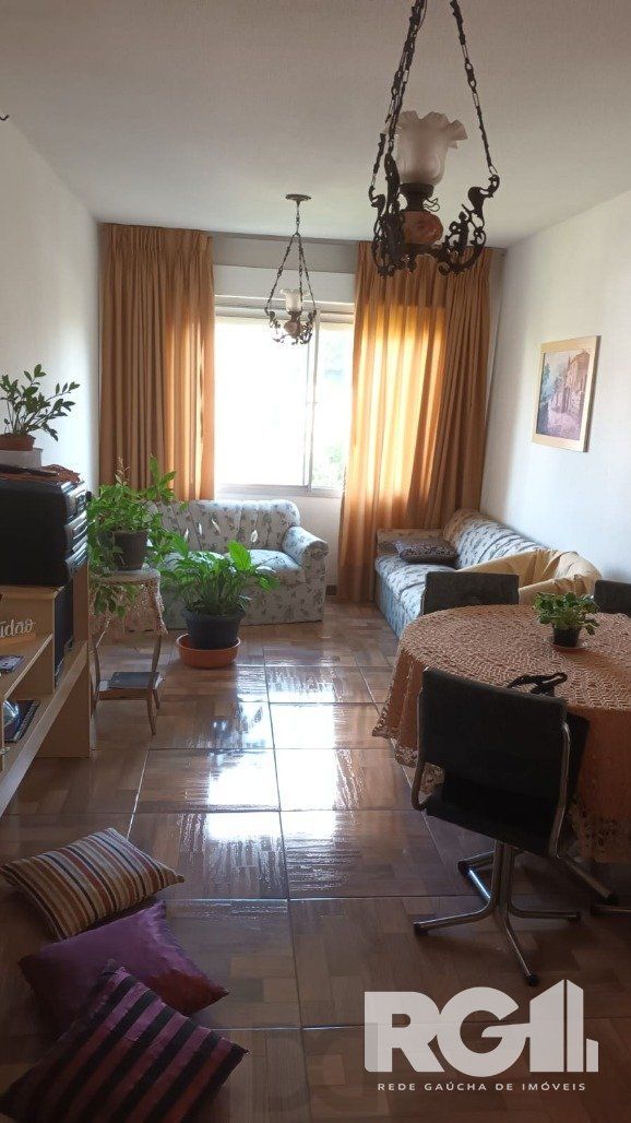 Apartamento com sacada 2 dorm na Avenida Engenheiro Francisco Rodolfo Simch - Sarandi — foto 1
