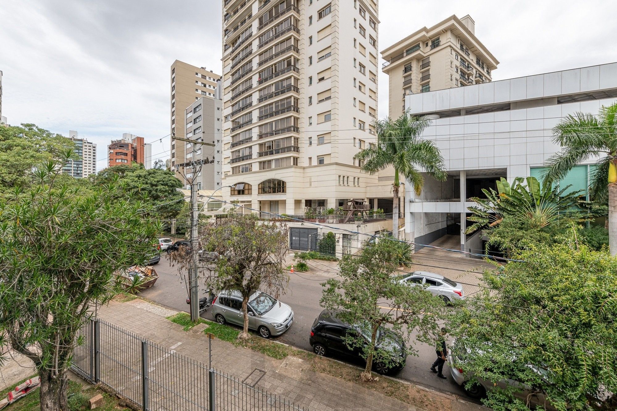 Apartamento 3 dormitórios com suíte à venda no Três Figueiras — foto 8