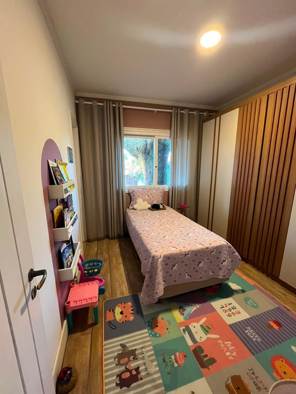 Casa em Condomínio com 247m² - 3 Suítes - Bairro Ipanema — foto 19