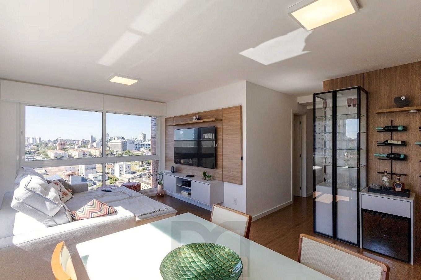 Apartamento novo semimobiliado 3 dorm, 2 suítes, andar alto, no Passo D'areia. — foto 1
