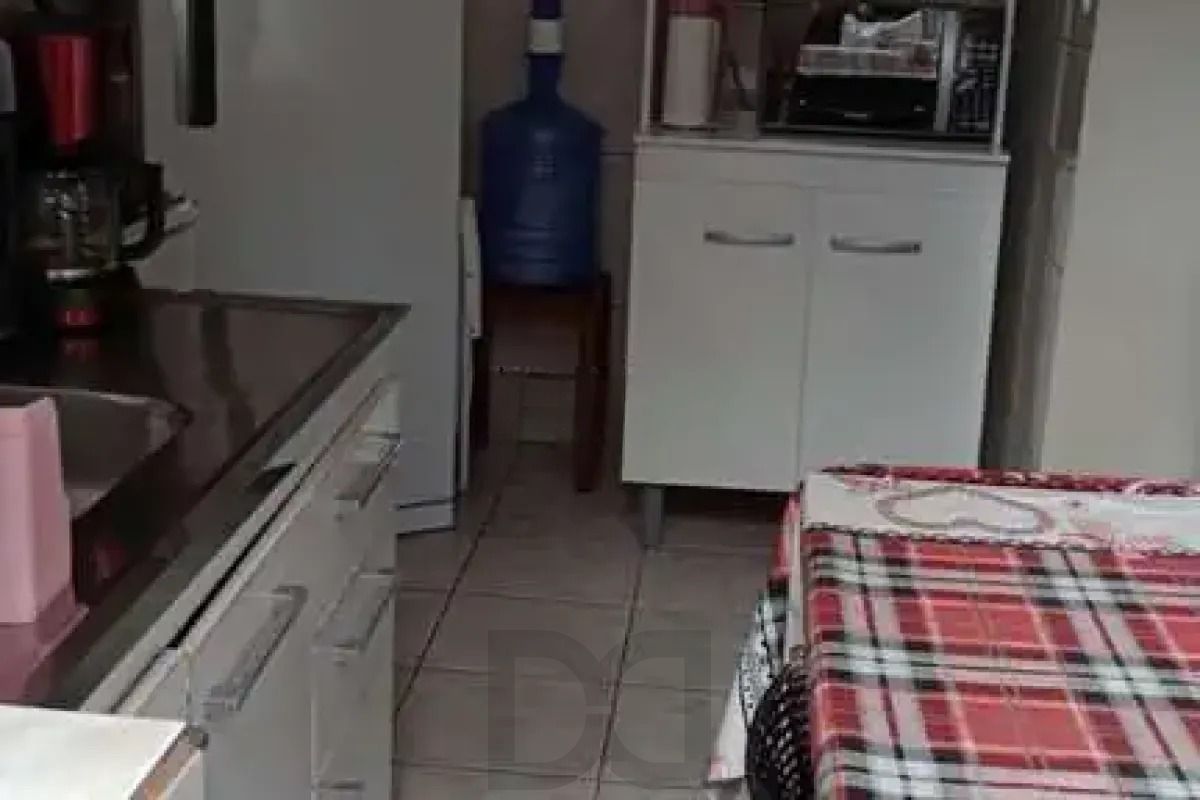 Apartamento com 2 dormitórios semimobiliado. — foto 5