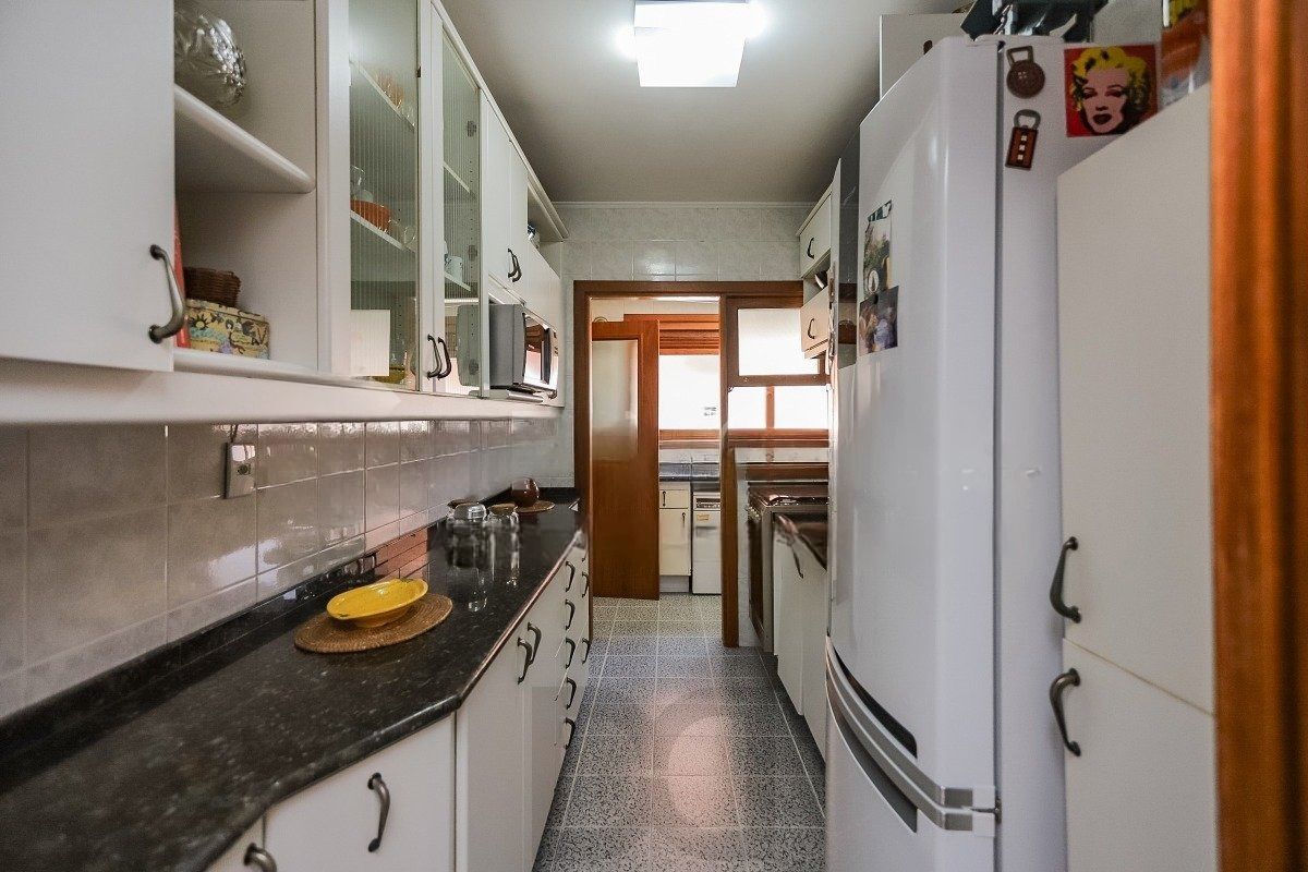 Apartamento com 3 dormitórios, suíte, 2 vagas e varanda com churrasqueira. — foto 14