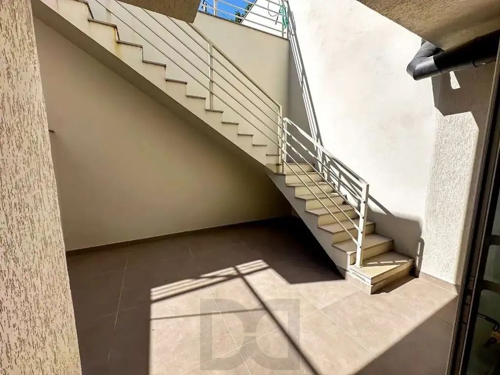 Casa com 3 dormitórios, suíte, churrasqueira, lareira e 2 vagas de garagem. — foto 12