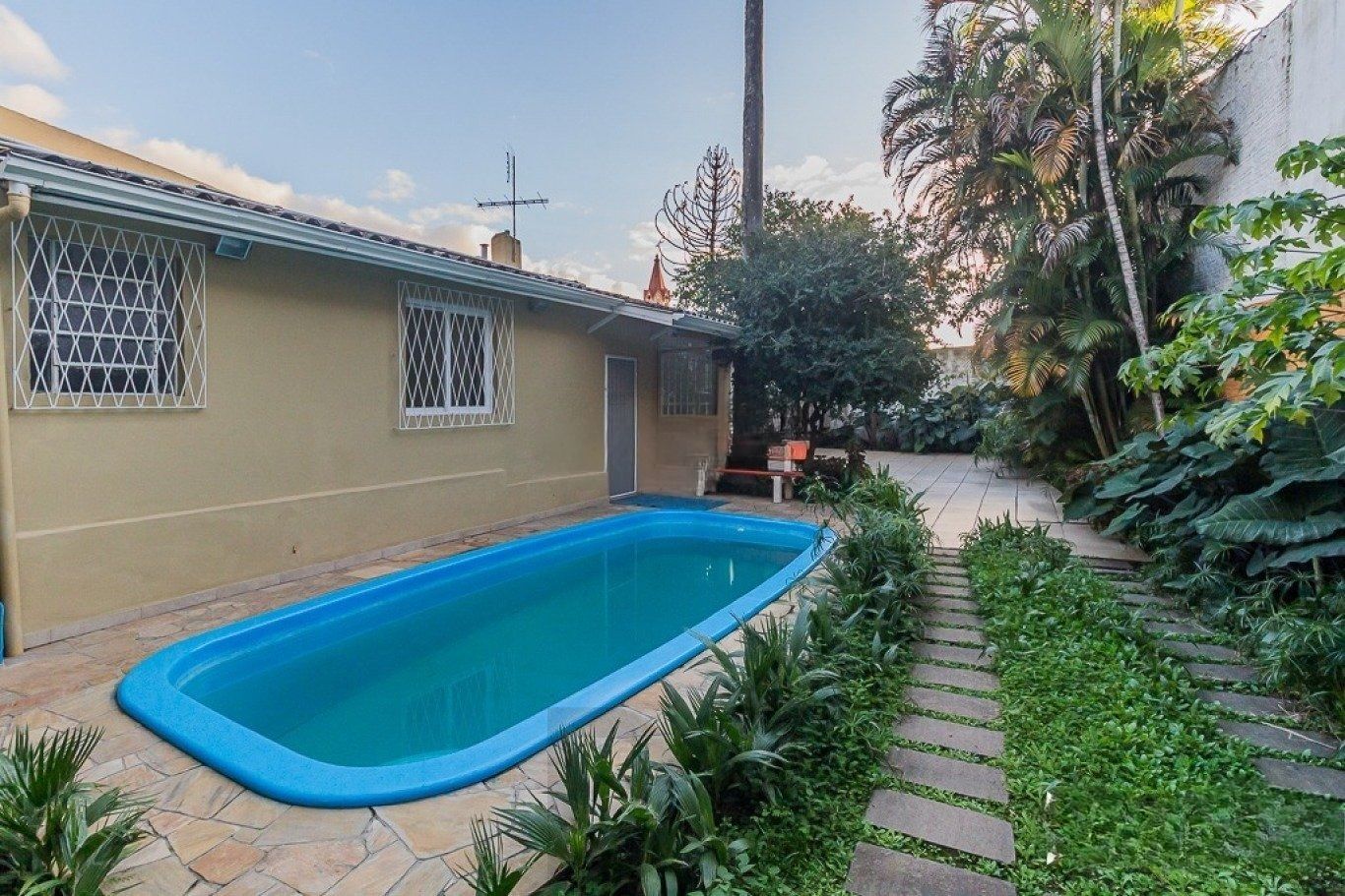 Casa térrea com 3 dormitórios, suíte e 2 vagas, — foto 2