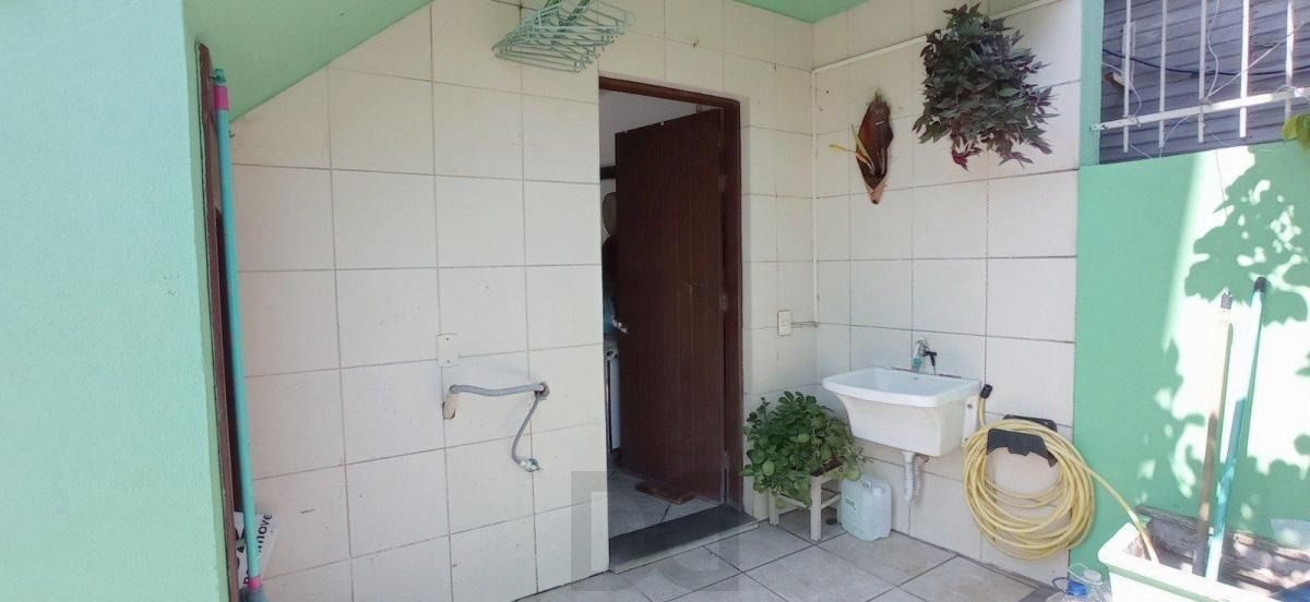 Casa com 4 dormitórios, sótão e amplo pátio próxima ao Hospital Cristo Redentor — foto 10