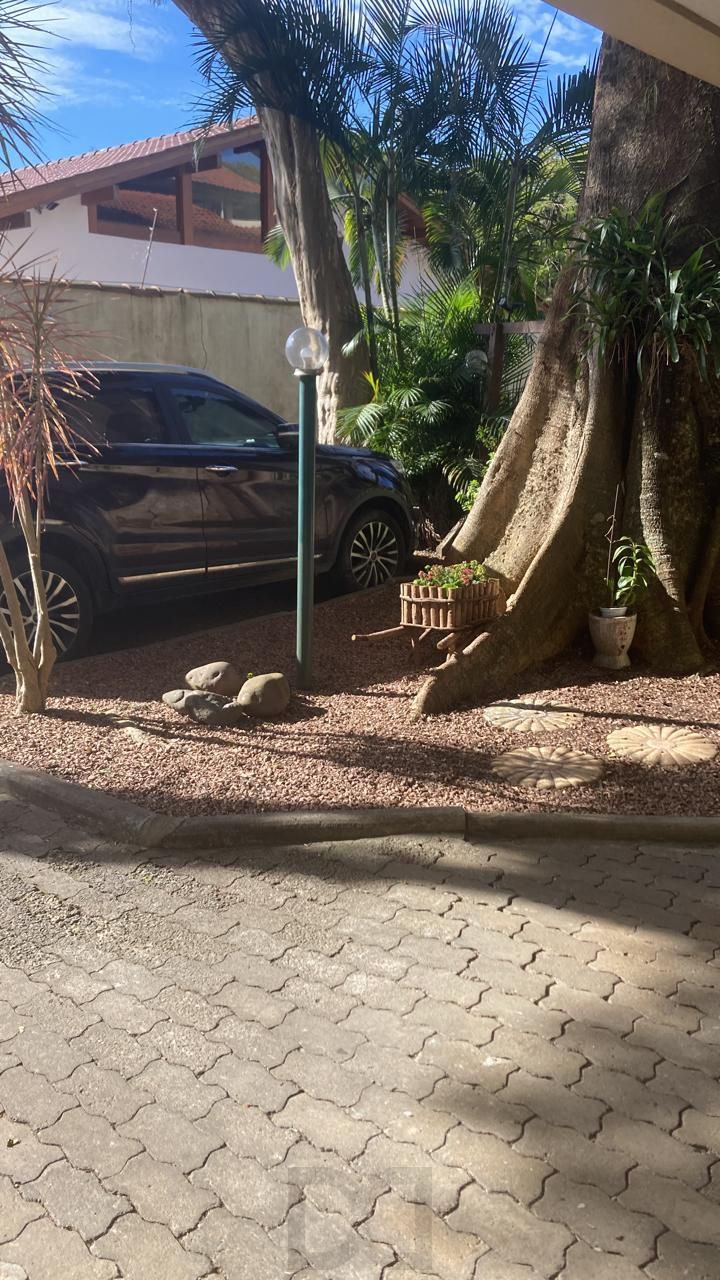 Casa em Condomínio com 247m² - 3 Suítes - Bairro Ipanema — foto 36