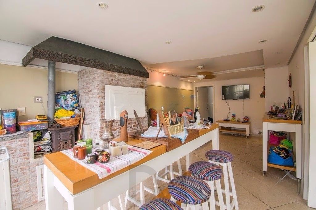 Casa de esquina com 6 dormitórios, 430m², piscina, 4 vagas — foto 3