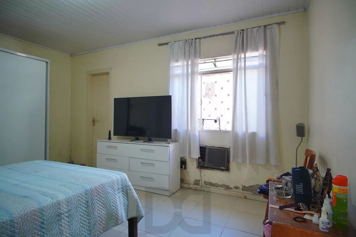 Casa Térrea com 5 dormitórios, Amplo Terreno de 300m² - Bairro Santa Rosa — foto 20