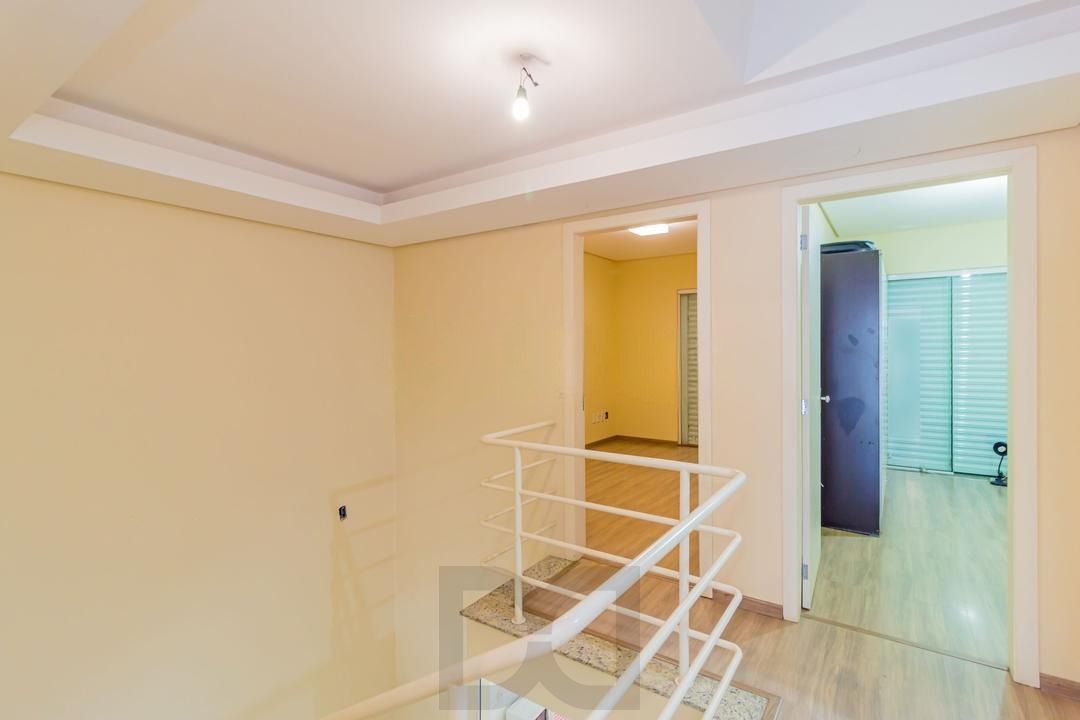 Casa com 3 dormitórios, suíte, lavabo e amplo pátio. — foto 5