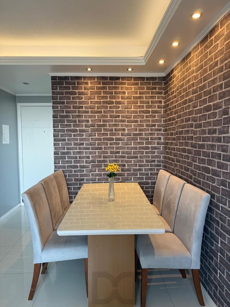 Apartamento 2 Dormitórios em Andar Alto com Infraestrutura Completa — foto 1