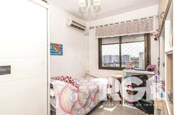 Apartamento 3 Dormitórios com Suíte, Lareira e 2 Vagas — foto 9