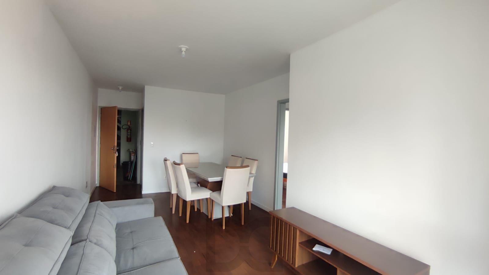 Apartamento, 2 dorm, sacada, 1 vaga cobert, ao lado do Triagulo Assis Brasil — foto 1