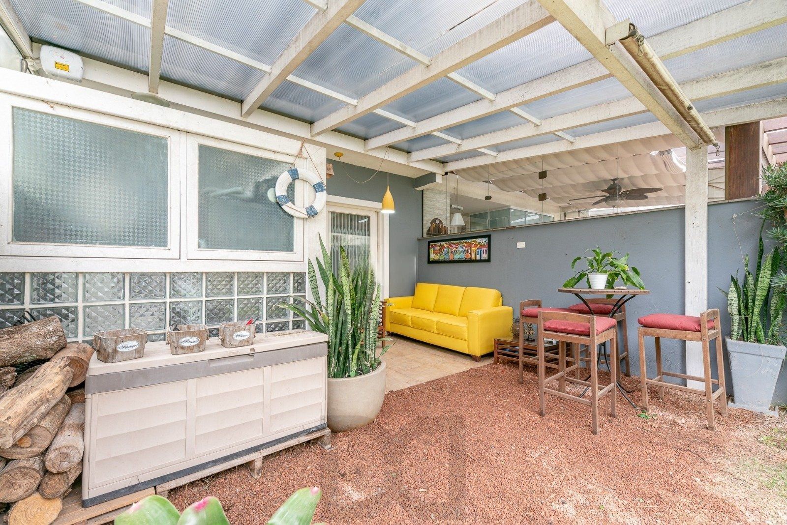 Casa com 3 dormitórios, suíte, pátio com spa, 3 vagas, Rua do Pampa - Ecoville — foto 2
