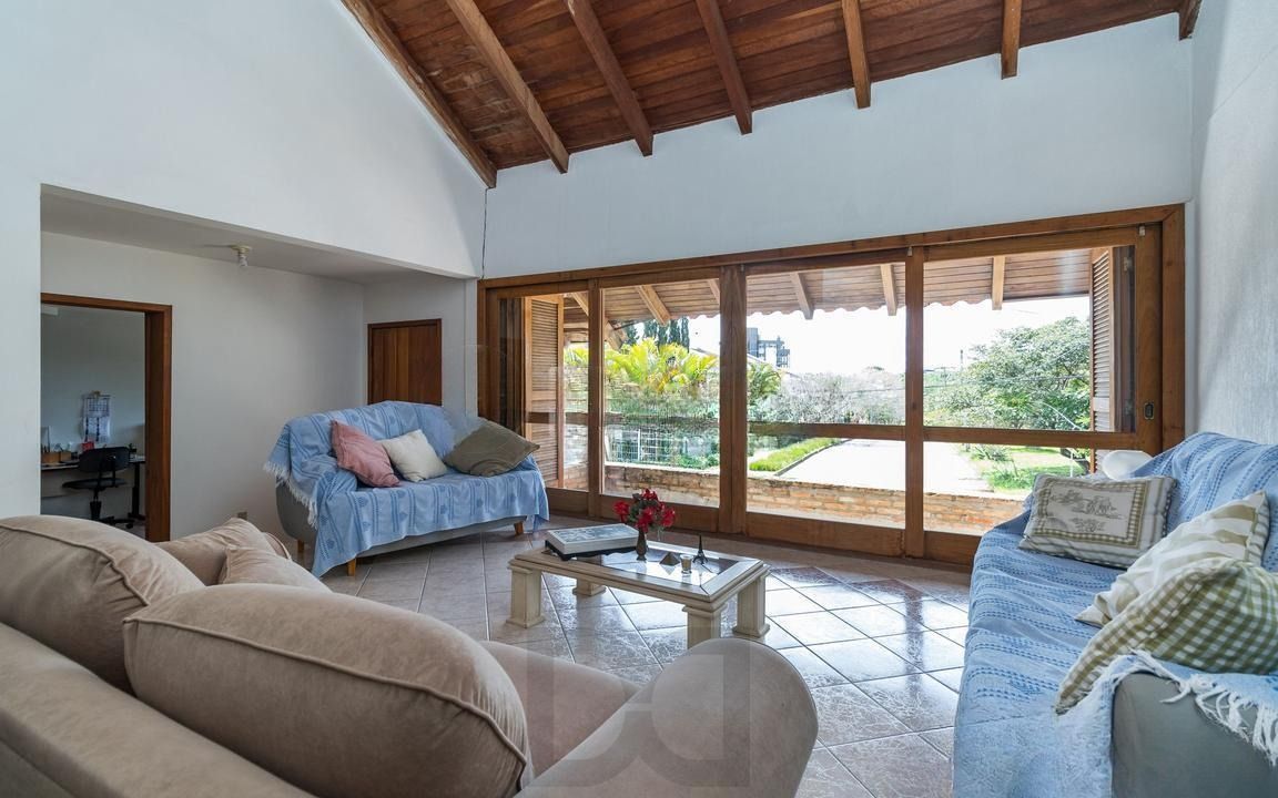 Casa térrea com 5 dormitórios, 2 suítes, 3 vagas. — foto 5