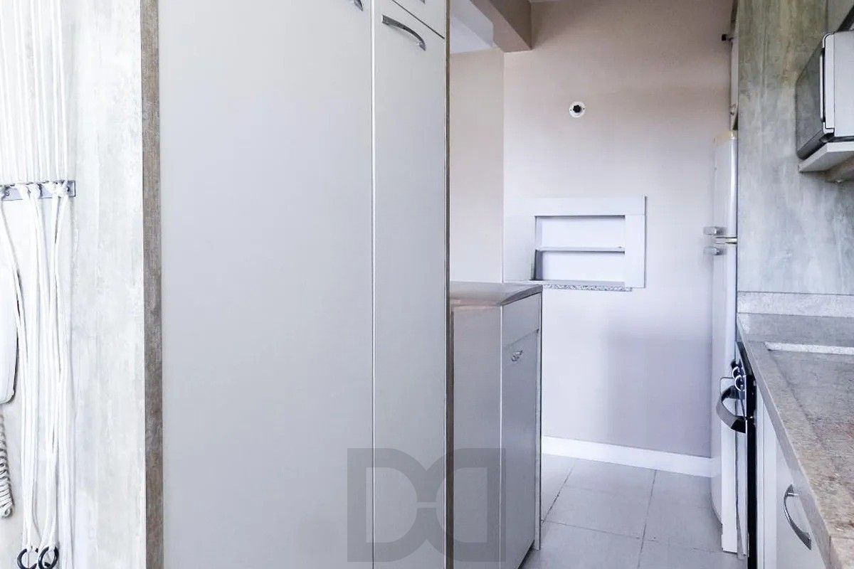 Apartamento semimobiliado com lazer completo no Alto Petrópolis — foto 11