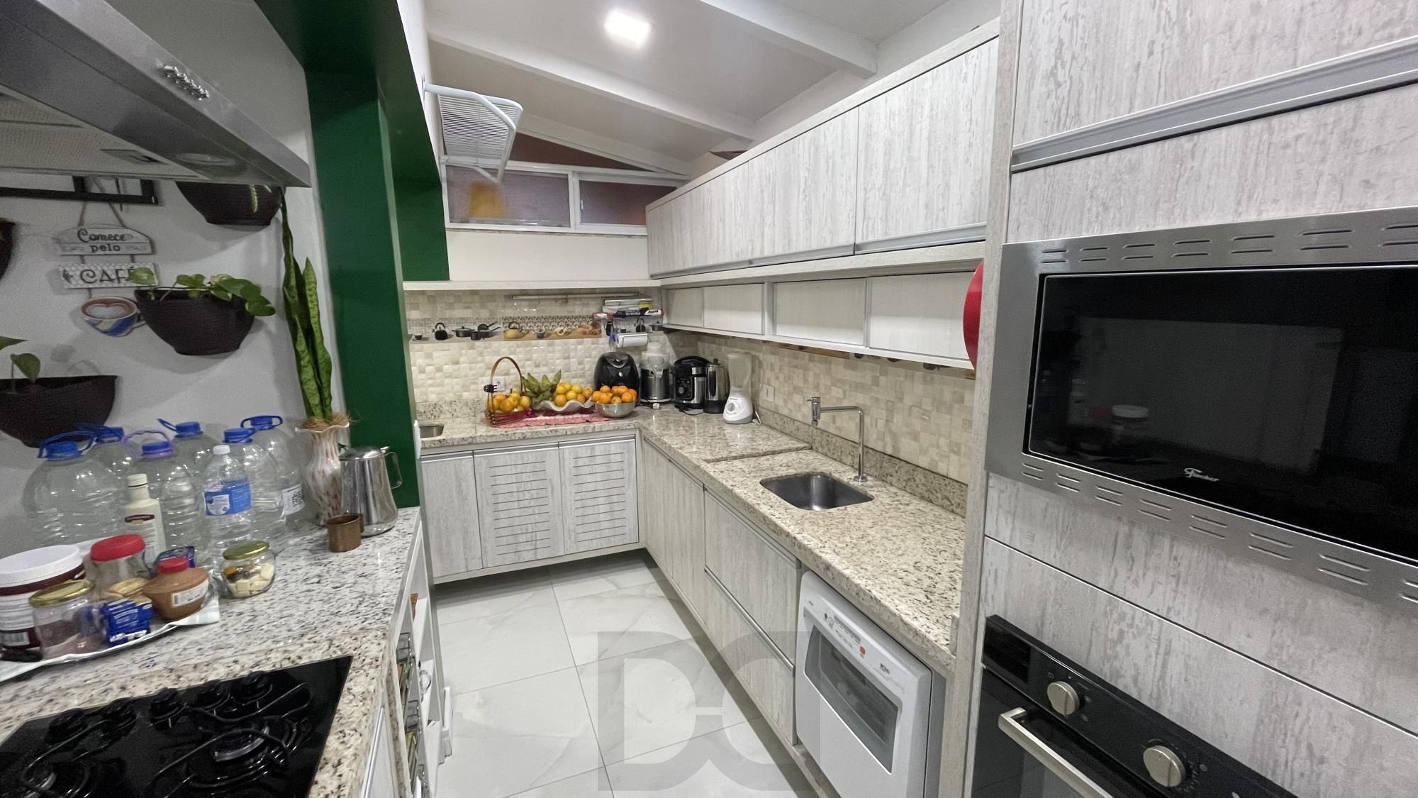 Casa em Condomínio à venda com 3 dormitório, suíte e infra completa. — foto 2