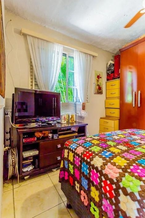 Casa térrea com 3 dormitórios, amplo pátio e 2 vagas de garagem cobertas. — foto 19