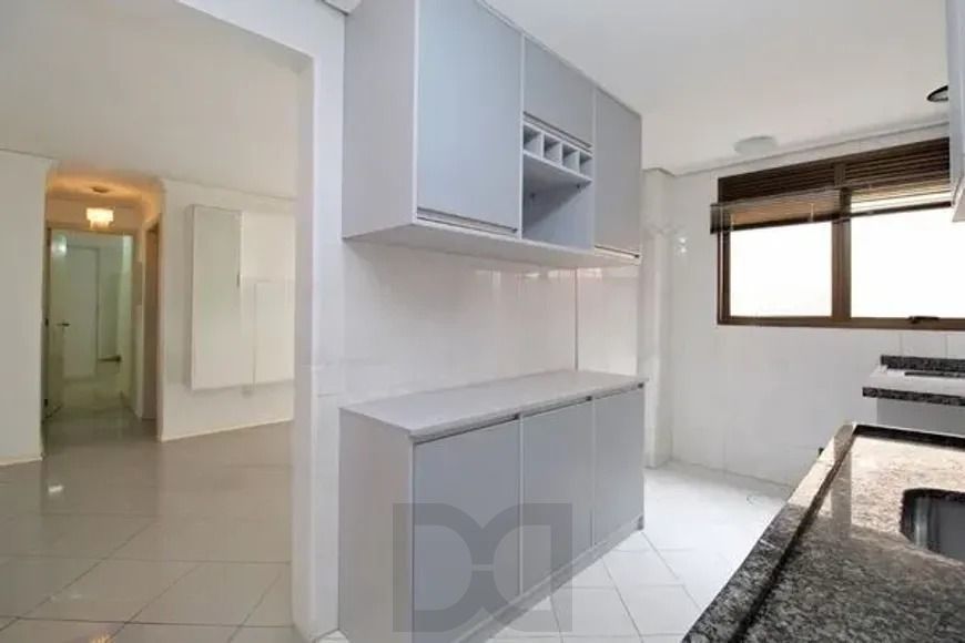Apartamento com 2 dormitórios, suíte, churrasqueira e vaga de garagem. — foto 18