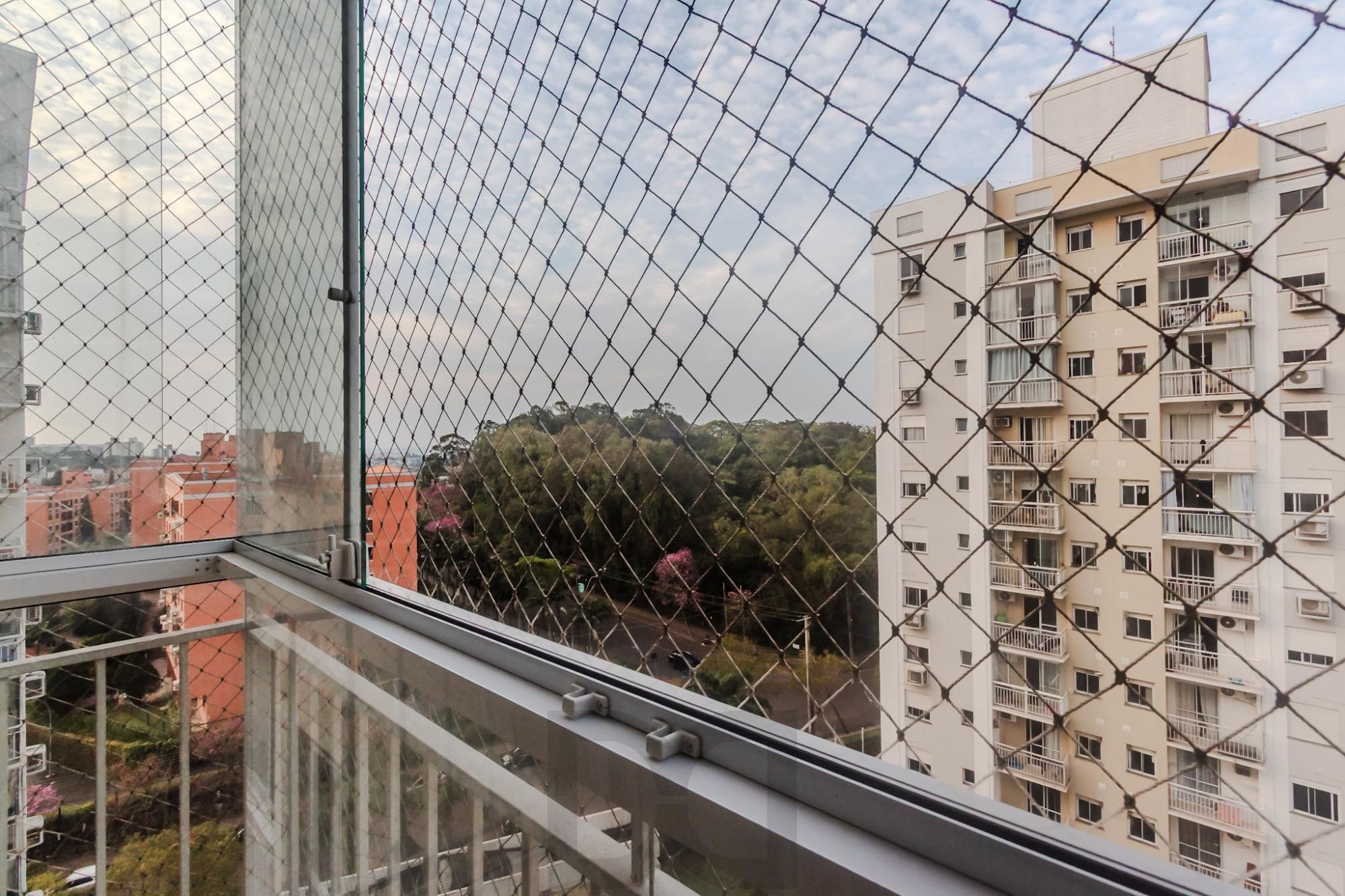 Apartamento com 72m², localizado no bairro Jardim Carvalho em Porto Alegre/RS. — foto 8