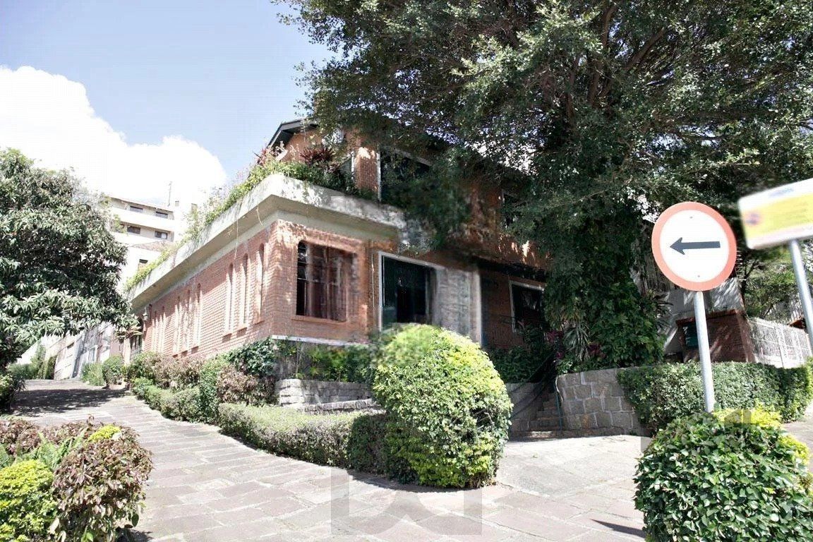 Casa 04 dormitórios, 01suíte, locação,234m² privativos, Petrópolis/Porto Alegre — foto 1