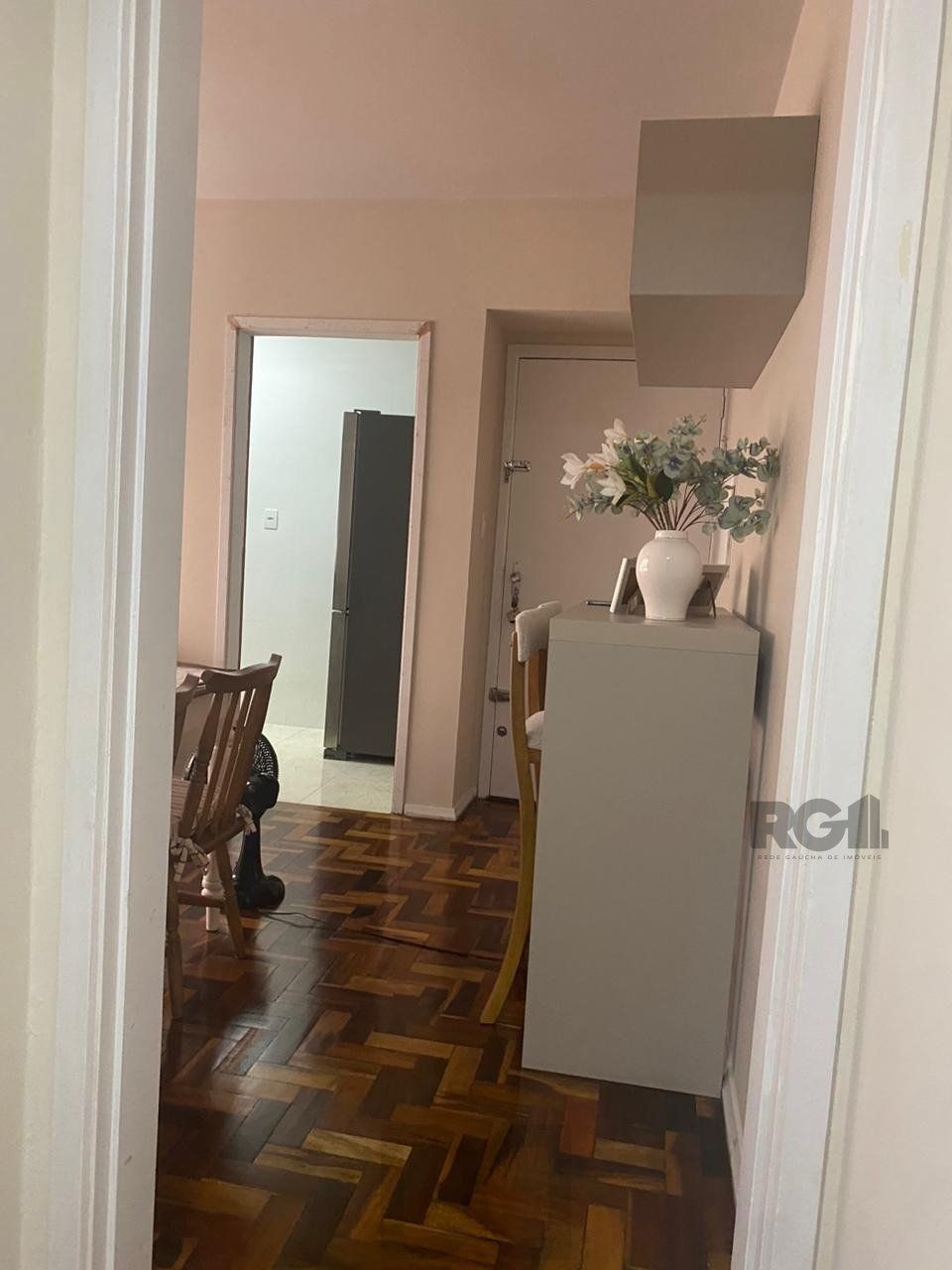 Vende-se apartamento impecável de 2 dormitórios — foto 14