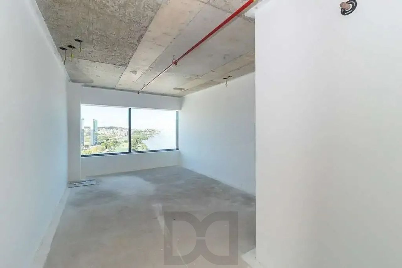 Sala com 33m², localizada no bairro Praia de Belas em Porto Alegre/RS. — foto 4