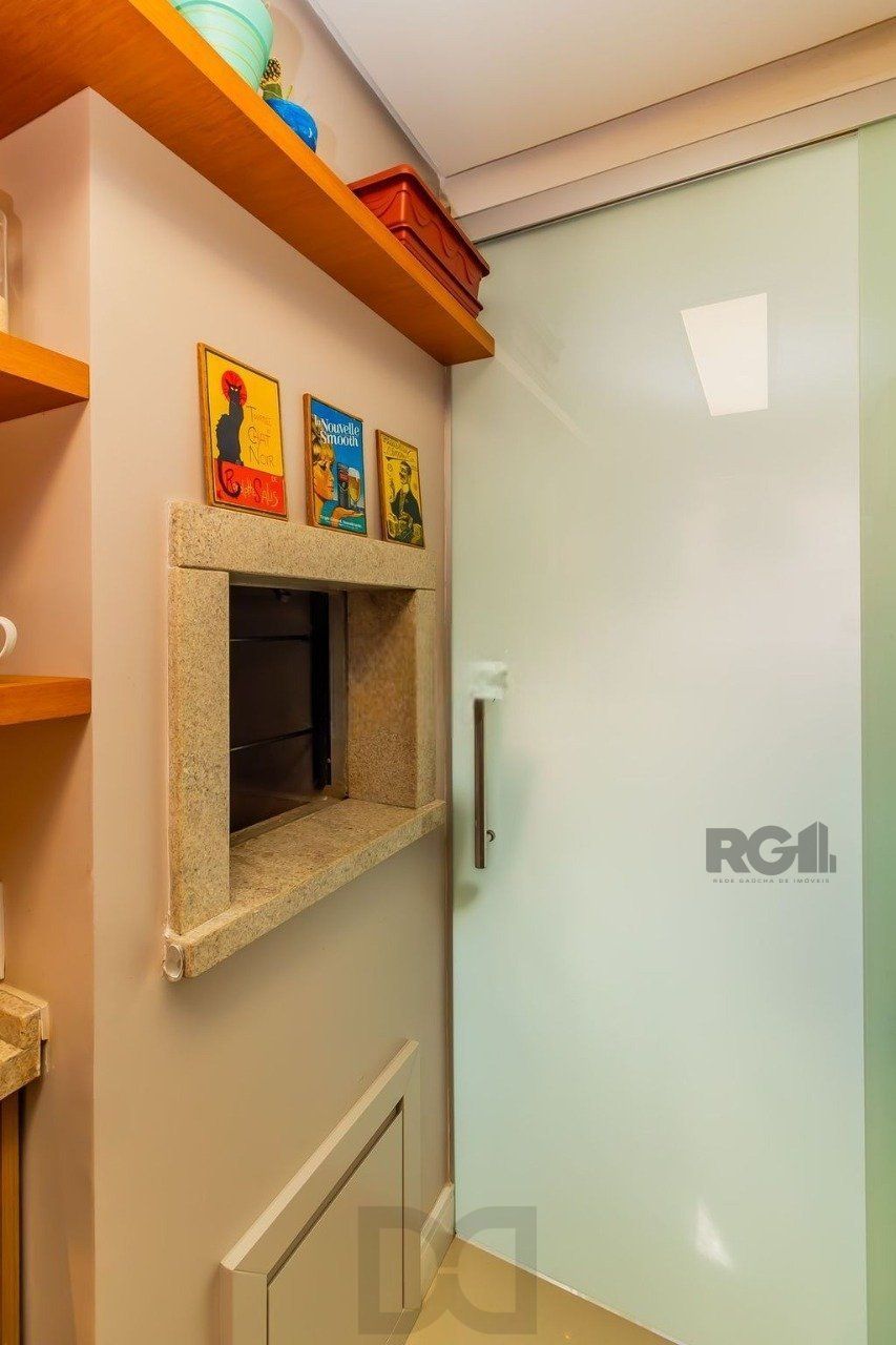 Apartamento localizado no bairro Passo da Areia em Porto Alegre/RS. — foto 9